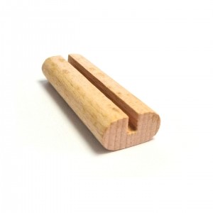 Peana de 61mm llarg x 23 mm ample. Amb regata de 4mm